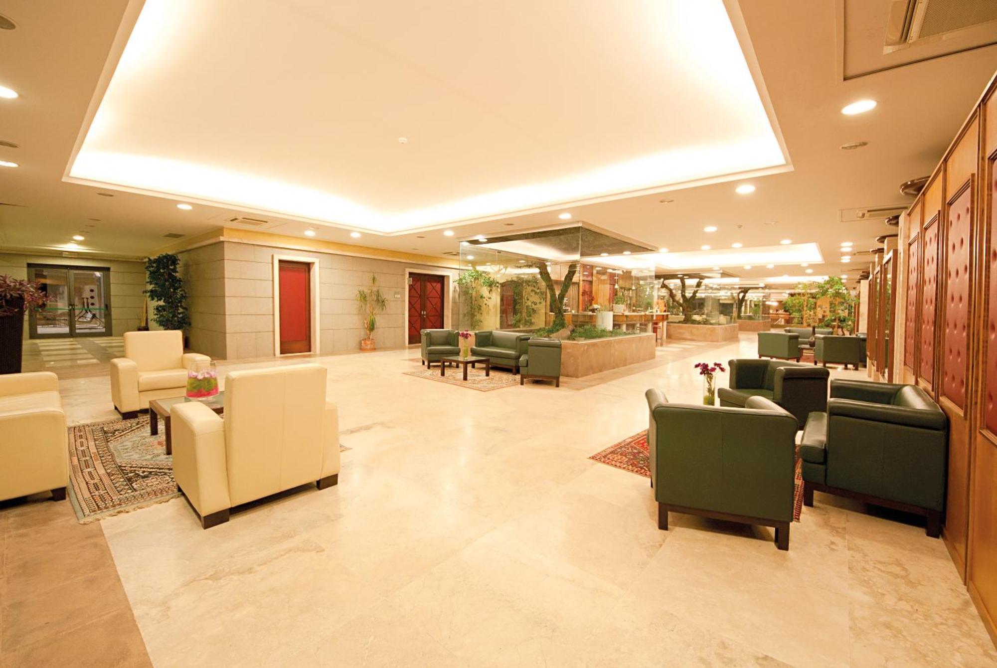 Grand Hotel เพสตุม ภายนอก รูปภาพ